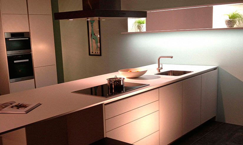 Wir suchen einen kompetenten Elektriker (Elektro­installateur / Elektro­niker für Energie- und Gebäude­technik [m/w/d]).